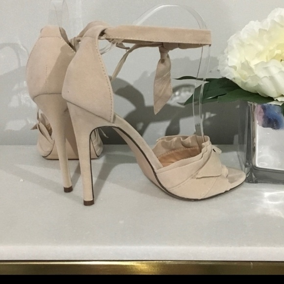 Pumps - Picture 4 of 4